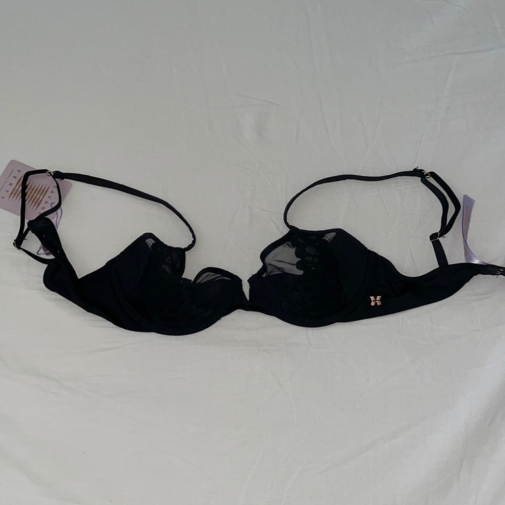 Brand new half lace bra Savage Fenty